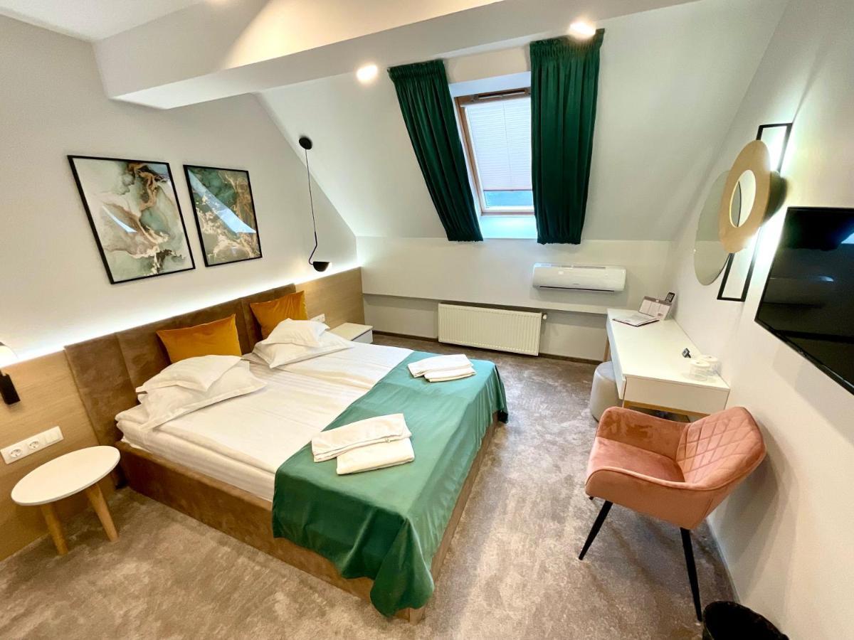 Hotel Szeifert سوفاتا المظهر الخارجي الصورة