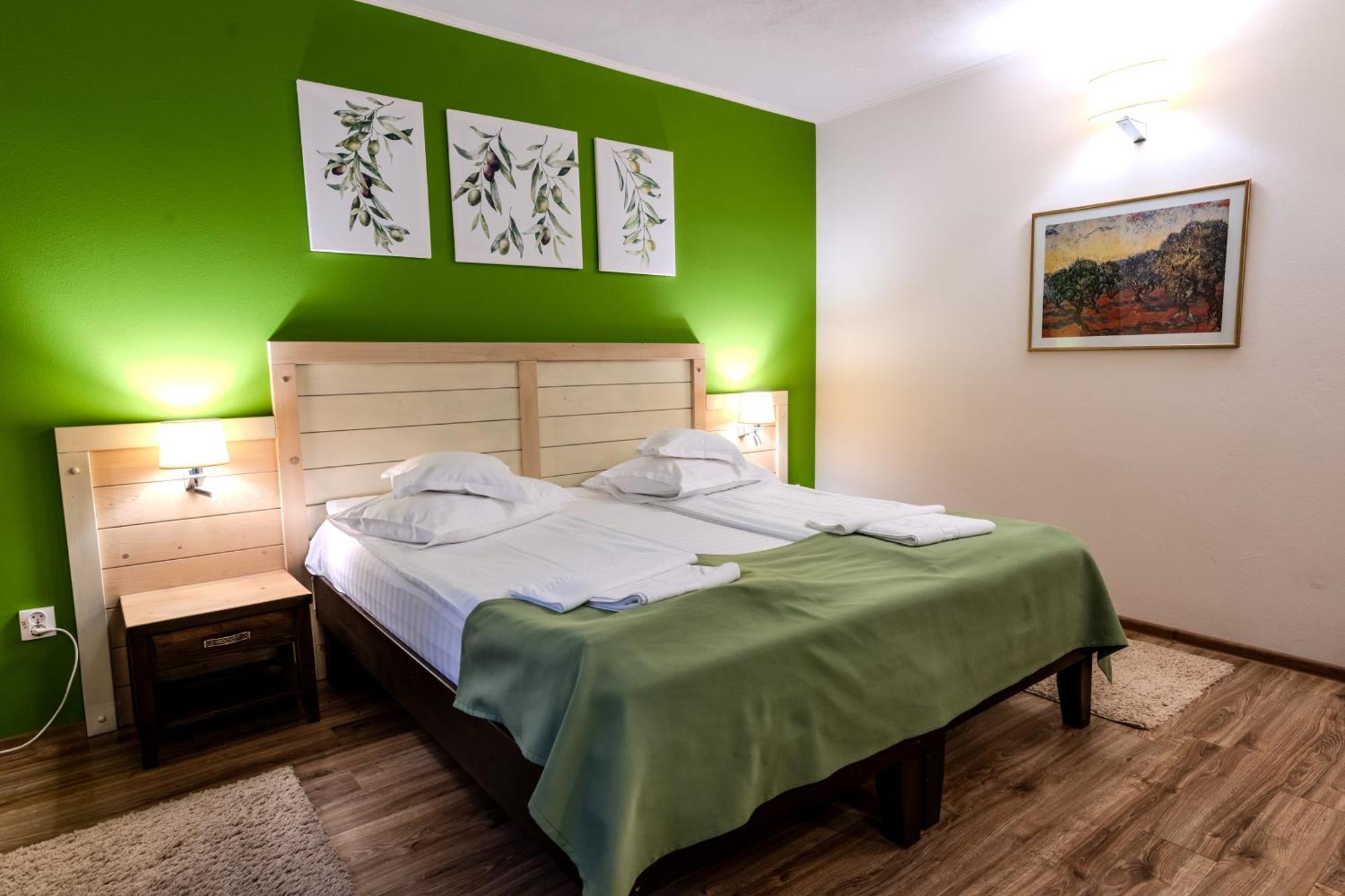 Hotel Szeifert سوفاتا المظهر الخارجي الصورة