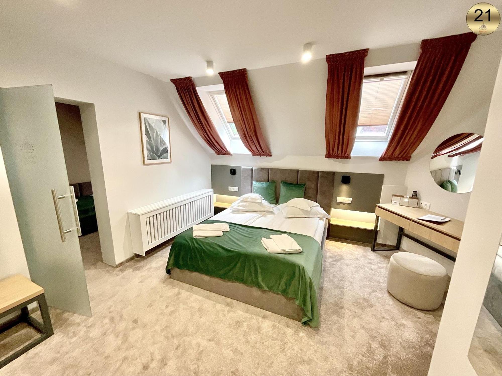 Hotel Szeifert سوفاتا المظهر الخارجي الصورة