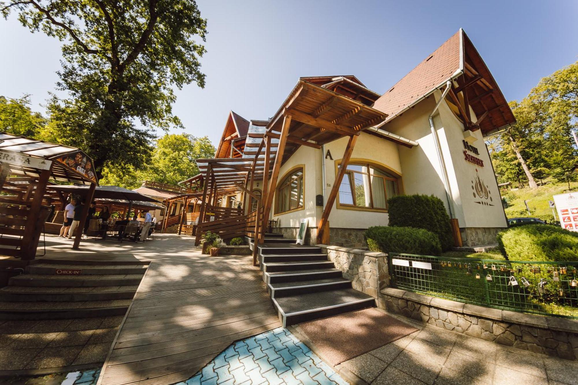 Hotel Szeifert سوفاتا المظهر الخارجي الصورة